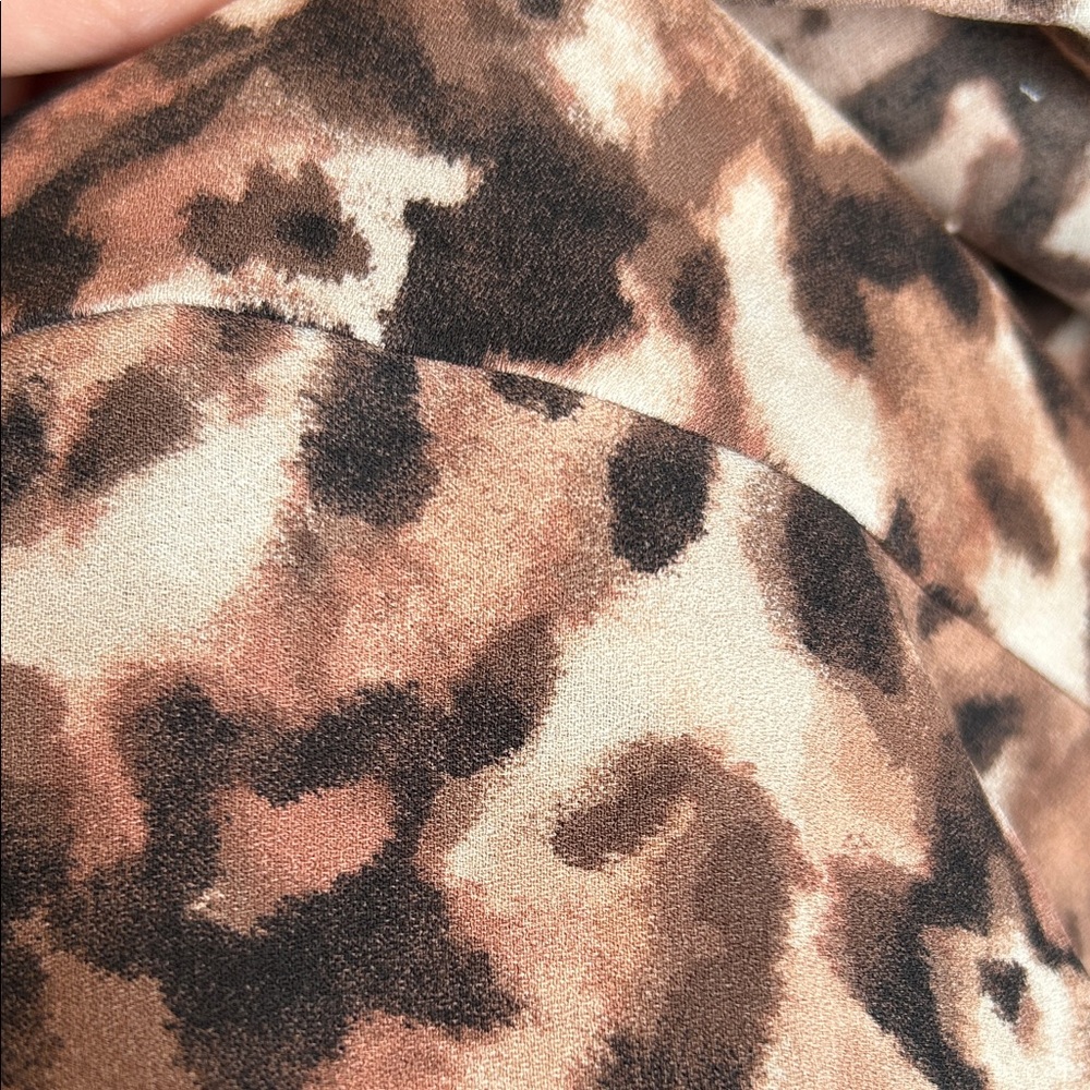 Maurices 
Delton Zipper Back Blouse Leopard Print Top - Picture 7 of 10